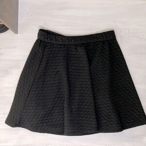 Lauren Conrad black quilted skirt size small